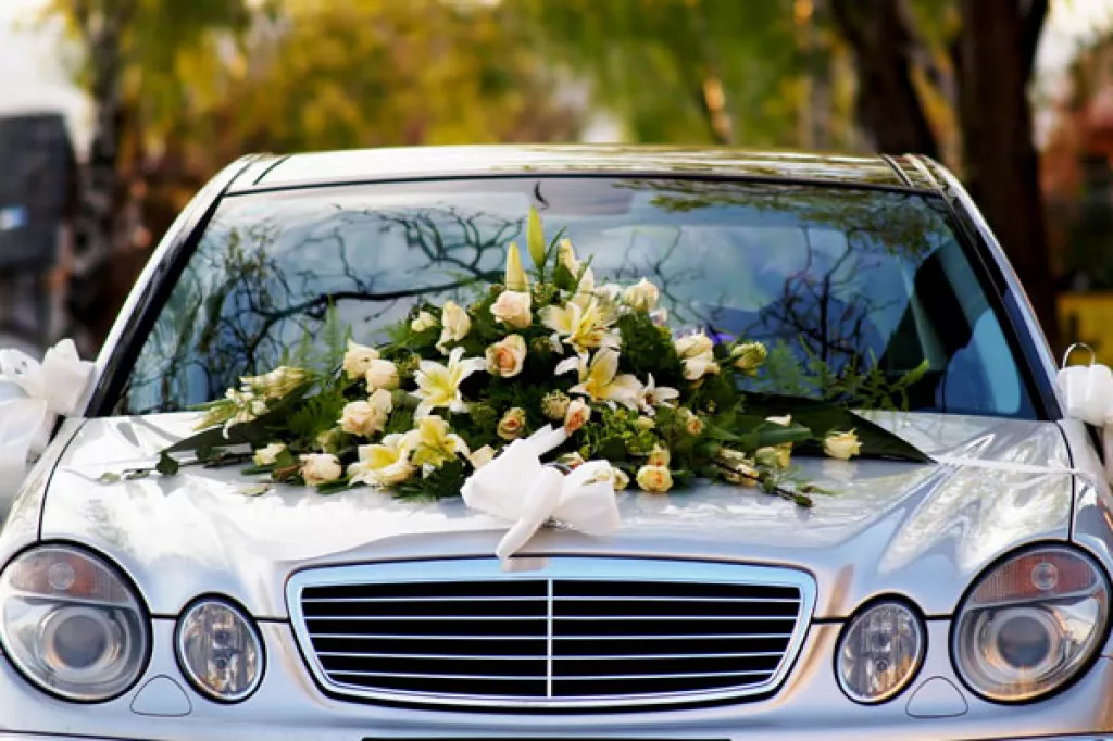 5 Trendy Ideas To Decorate Your Wedding Car