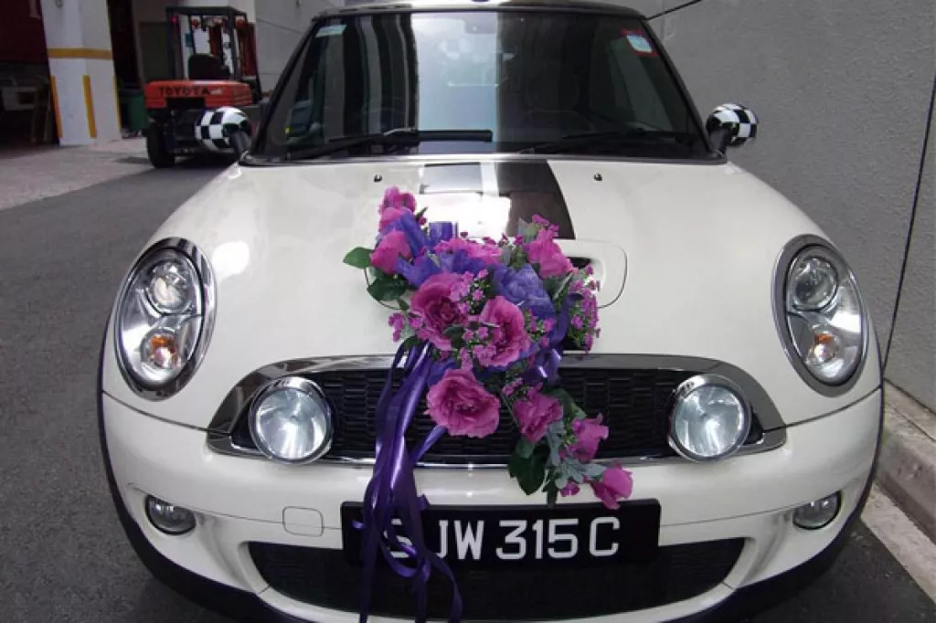 5 Trendy Ideas To Decorate Your Wedding Car