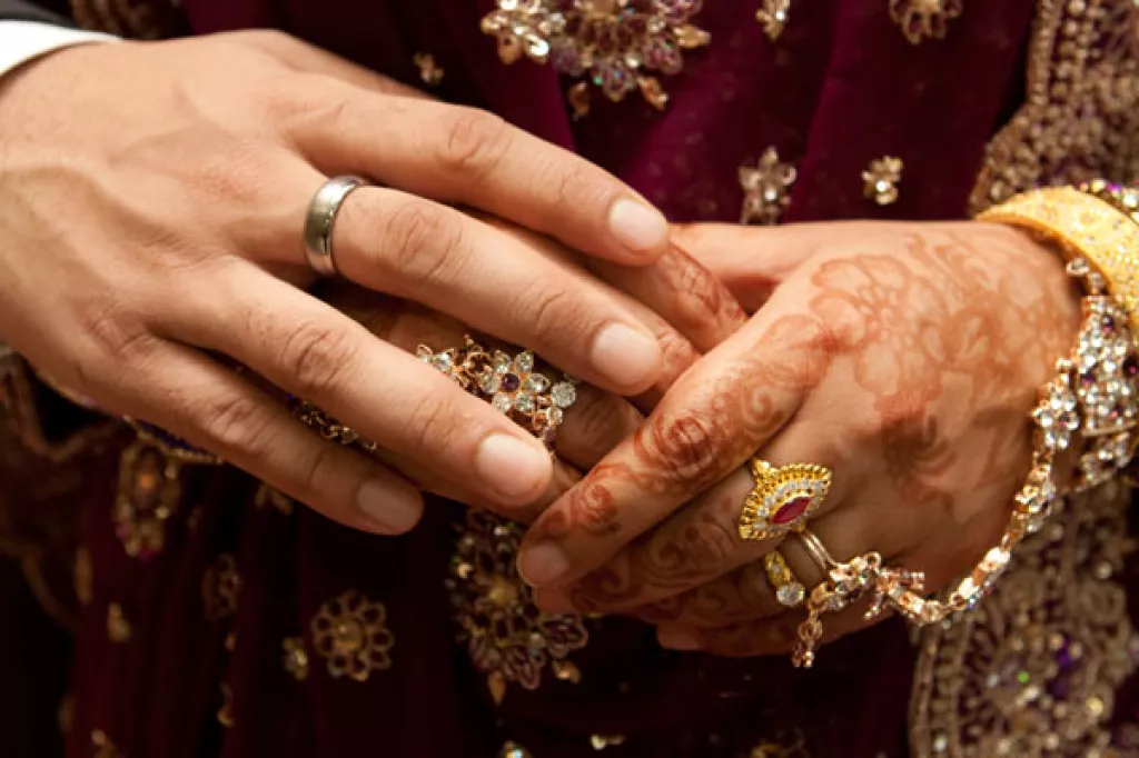 6 Tips for Indian Brides To Have Photo Ready Hands On Their Wedding