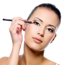 4 Tricks to Apply Smudge Free Kajal