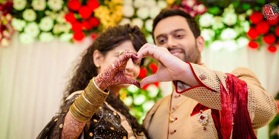 10 Beautiful And Touching Moments Every Indian Wedding Album Must Have