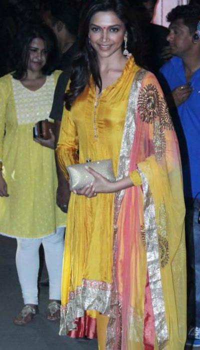 Deepika Padukon Bipasha Basu at the Wedding reception of Navin and Mahek Shetty