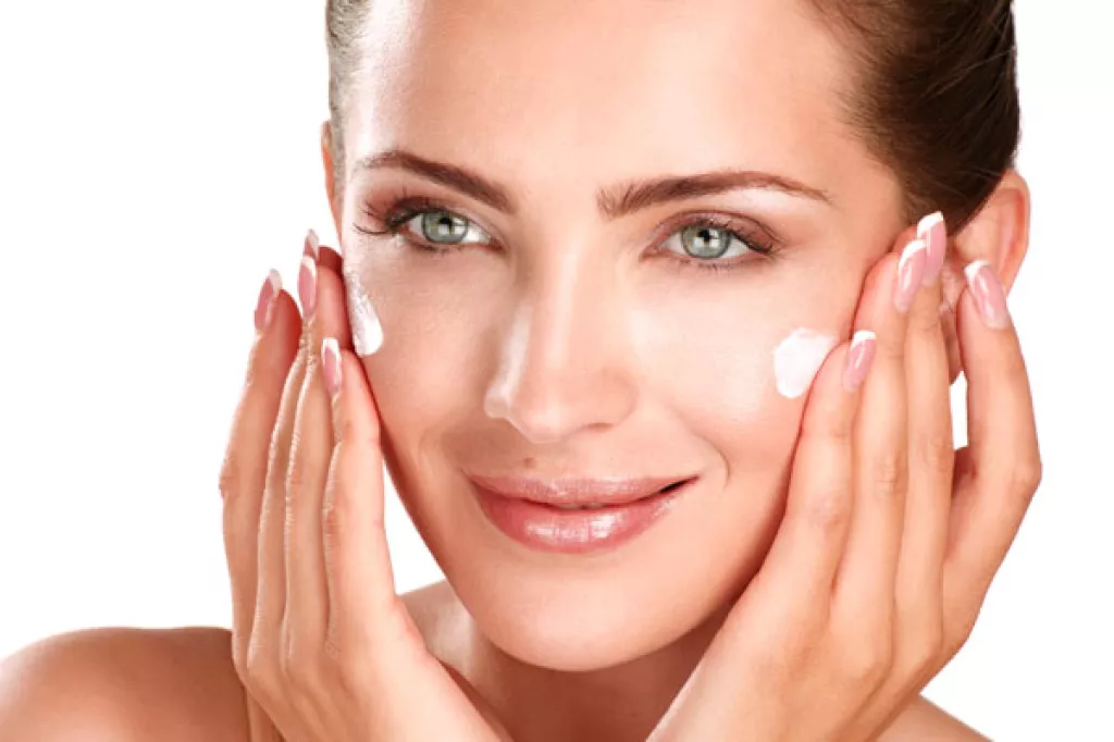 5 Important Skin Care Products And The Correct Time To Apply Them