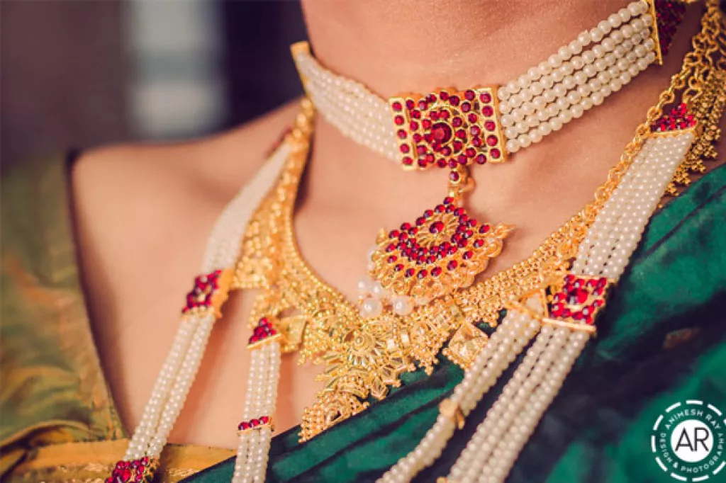 How To Pick Jewellery To Match Your Wedding Outfit