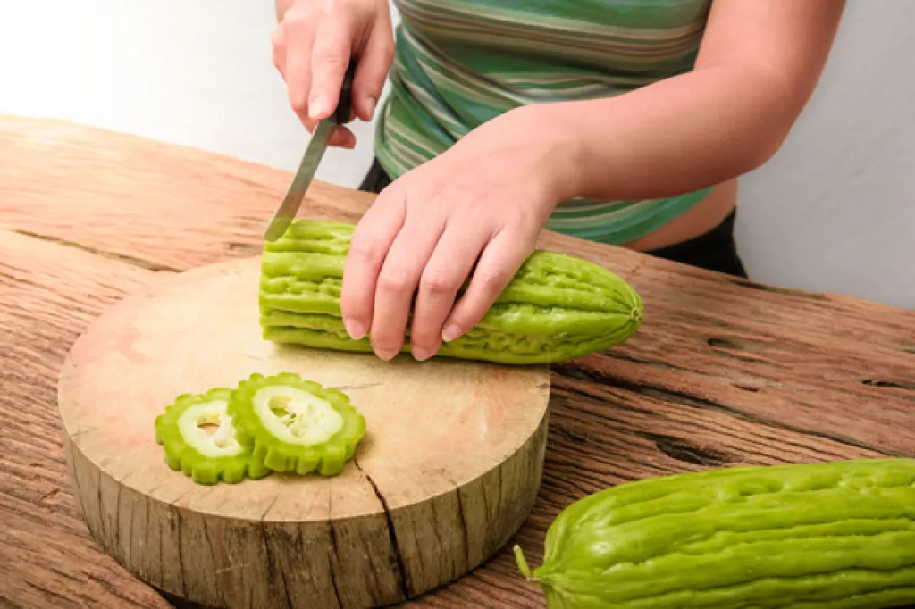5 Beauty Benefits Of Bitter Gourd To Get Glowing Skin Naturally