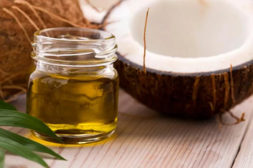 10 Effective Home Remedies To Treat Wrinkles Using Coconut Oil