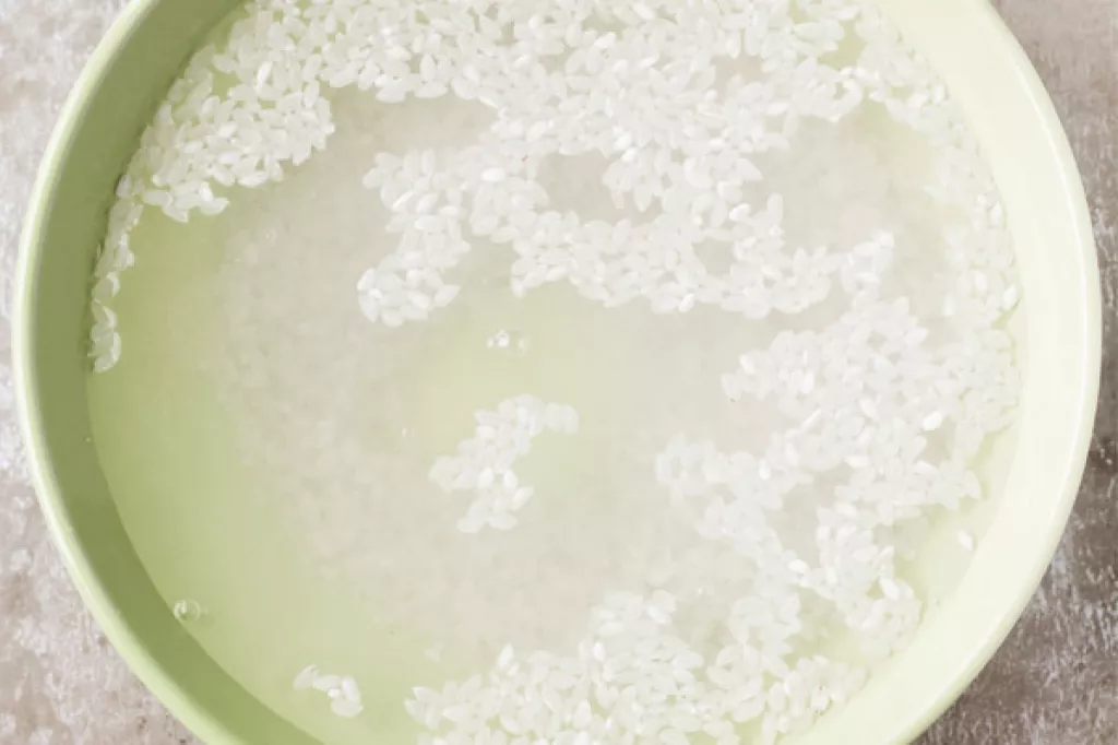 20 Natural Home Remedies To Get Rid Of Pimples And Acne Scars In A Few Days