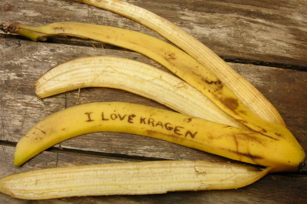 How Banana Peels Help In Getting Rid Of Acne And Wrinkles Of The Face