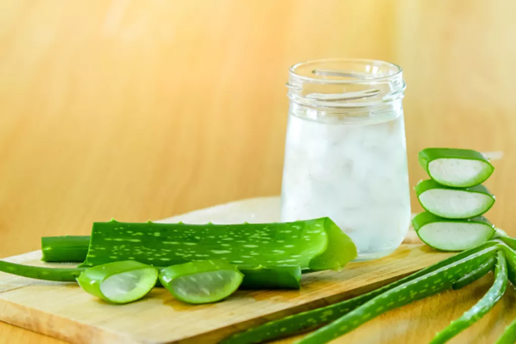 7 Simple Homemade Remedies To Treat Stretch Marks Fast Without Spending