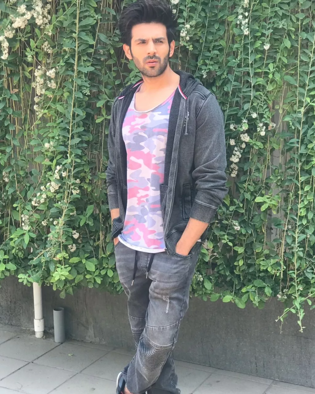 Kartik Aaryan Spotted With His Rumoured Girlfriend Who Is A Canadian