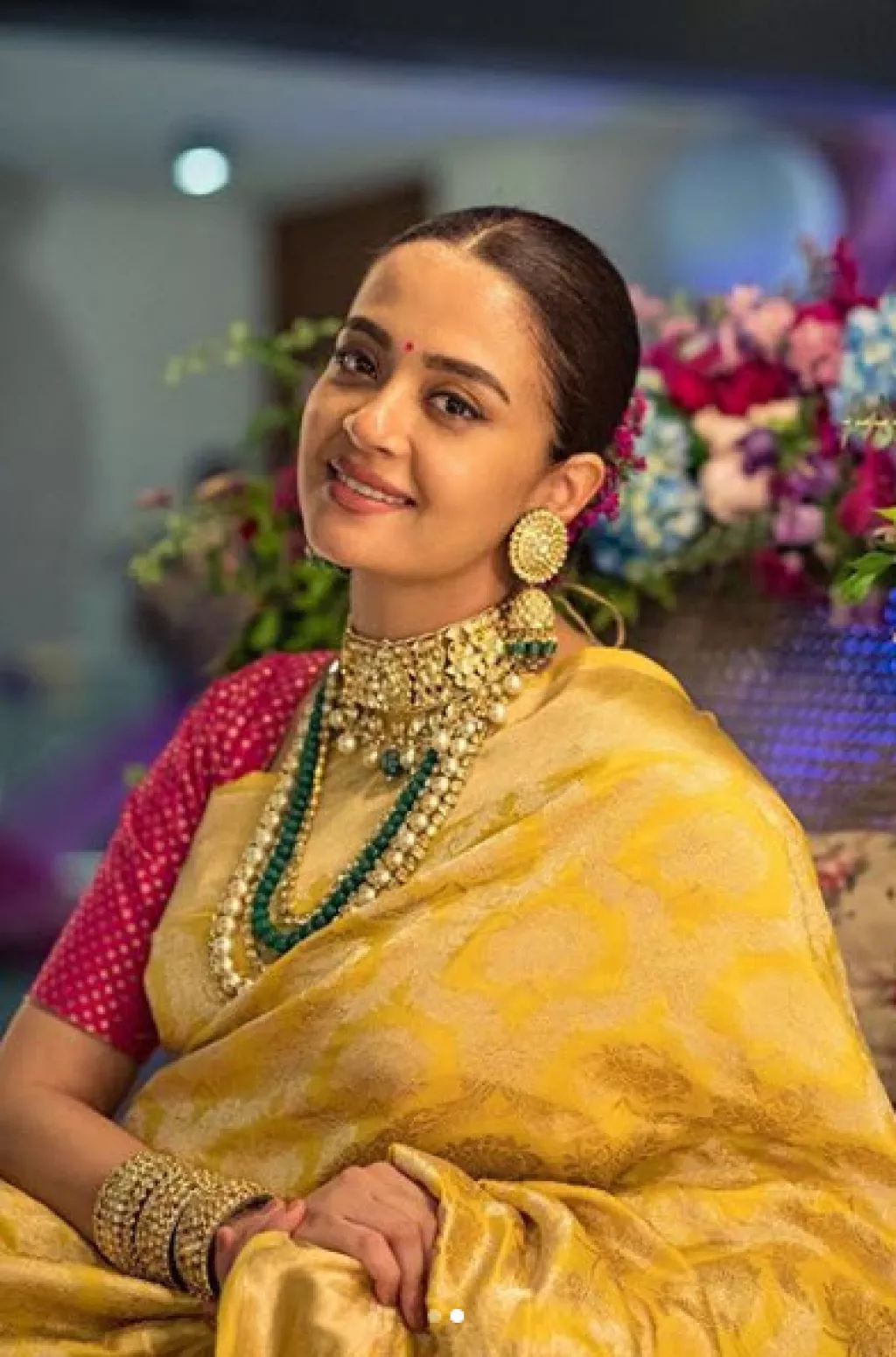 First Pic Of Surveen Chawla From Her 'Godh Bharai' Ceremony, Looks