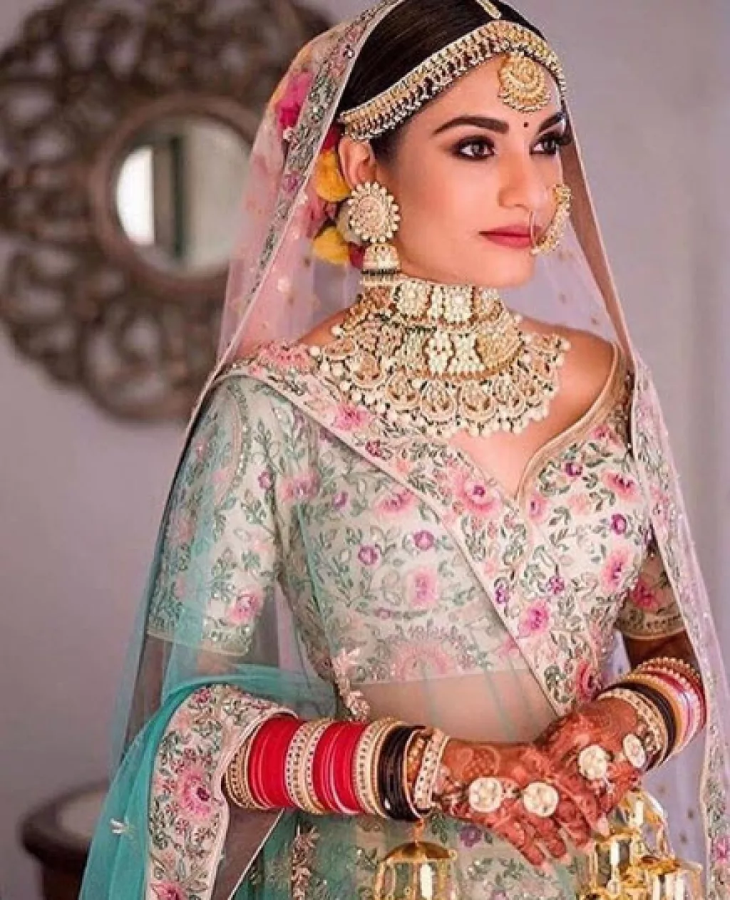 Breathtaking Matha Patti Designs Spotted On Real Brides Which Are ...