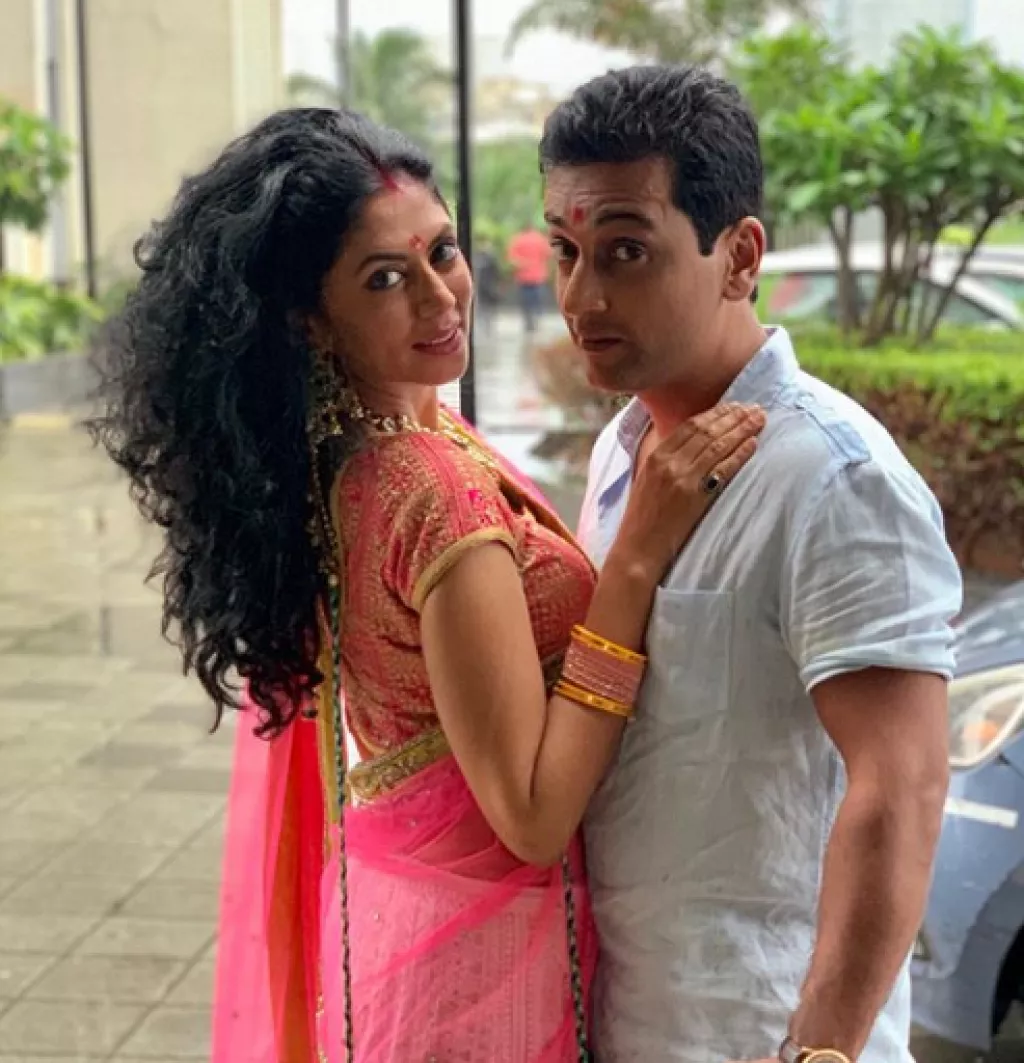 Kavita Kaushik And Ronnit Biswas Wish Each Other Romantically On Their