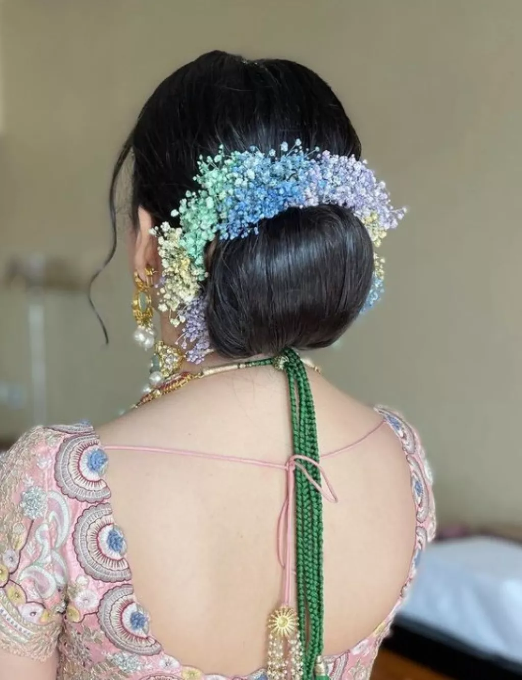 Bride Made A Unique Statement By Wearing A Pastel-Coloured Unicorn ...