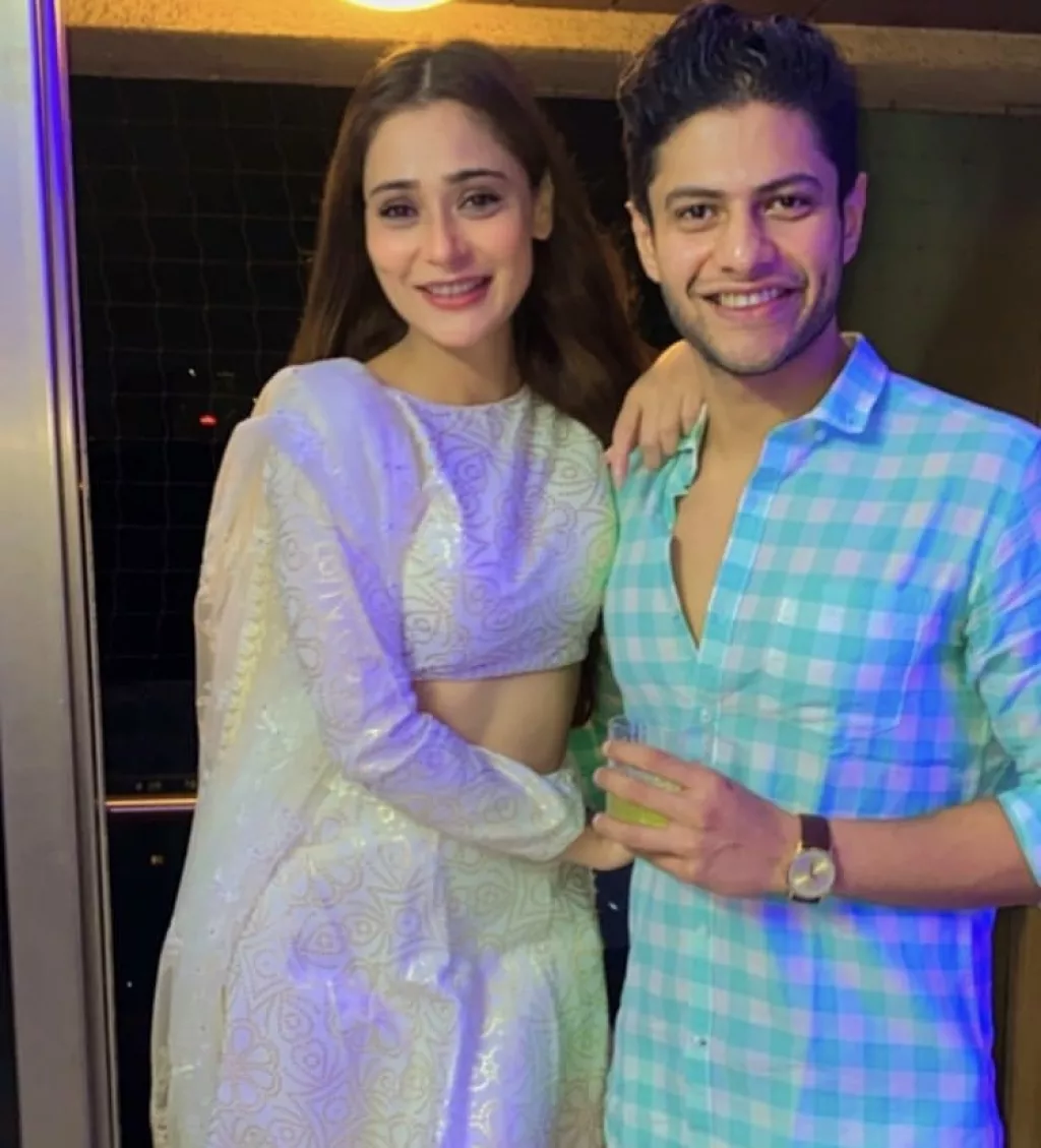 Sara Khan To Make Her Secret Relationship Official With Pilot-Boyfriend ...