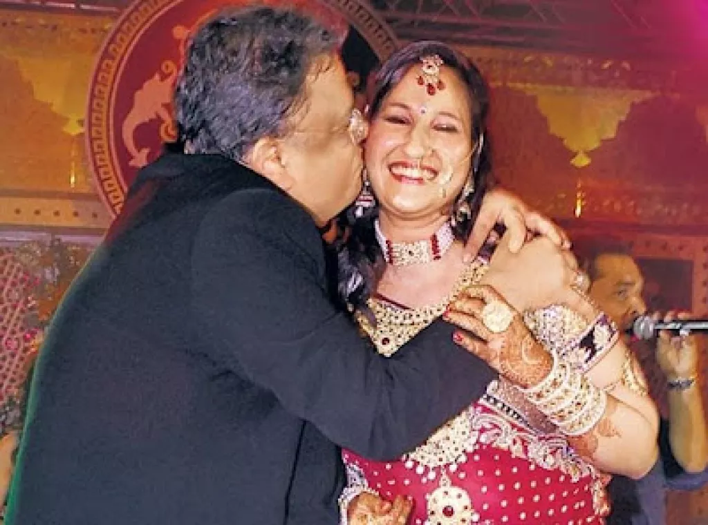 Rakesh Jhunjhunwala Survived By Wife, Rekha And 3 Children Story Of A