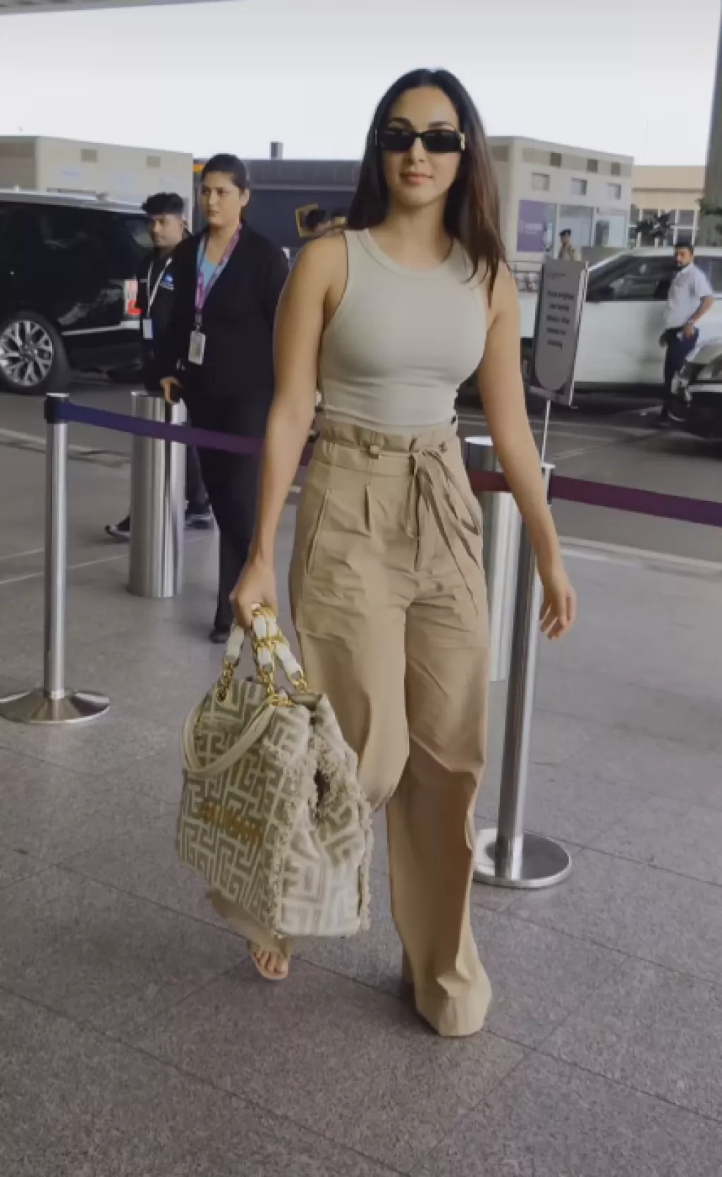 Kiara Advani Slays In A Neutral-Toned Outfit, Styles It With A Balmain ...