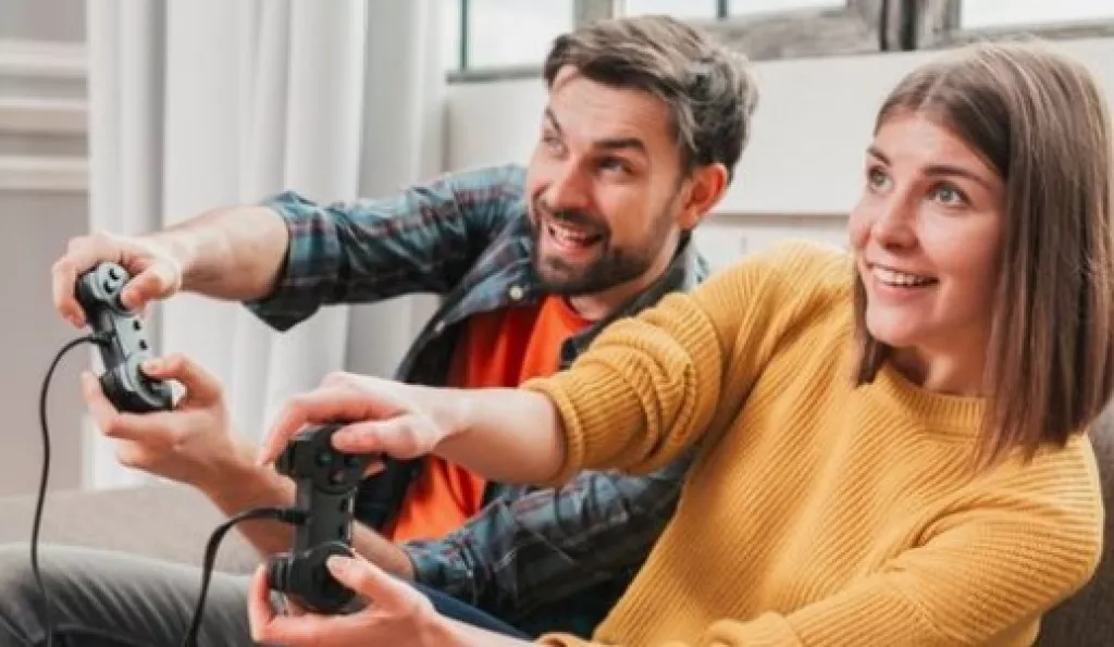 30 Couple Games To Play With Your Partner To Have Fun While Spending