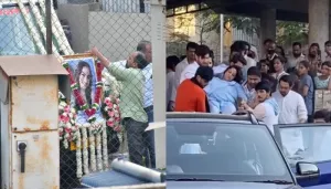 Tunisha Sharma's Mother Fainted At Her Daughter's Funeral, Family Carried Her Out