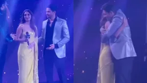 Sidharth Malhotra Hugs Wifey, Kiara Advani At An Award Show As She Talks About Her Bridal Entry