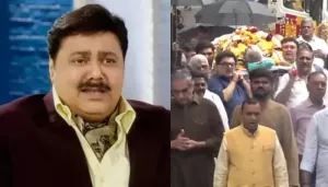 Satish Shah's Funeral, His On-Screen Son, Rajesh Carries His Body, Rupali Ganguly Is Inconsolable