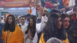 Aishwarya Rai Bachchan Seeks Blessings Of Bappa With Daughter, Aaradhya Netizens Say, 'Baal Bandh..'
