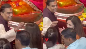 Nita Ambani Seeks Blessings At Lalbaugcha Raja With Her Mother, Purnima Dalal And Mukesh Ambani