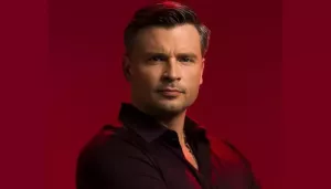 Tom Welling Breaks Silence On Accidentally Exposing Himself In NYC Hotel Window, '...For The Sights'