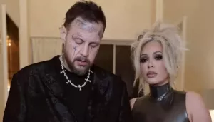 Jelly Roll Had 'No Issues' After His Ex-Wife Bunnie XO Kissed 24-Year-Old Dylan Wolf At His Bar
