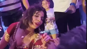 Jasmine Sandlas Goes To Collect Roses From Fans At Concert, Reportedly Gets Touched Inappropriately