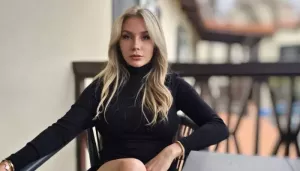 Courtney Stodden Accepts Jason Alexander's Apology Post Slamming Him For Rubbing Phone On Her Chest