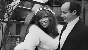 Carly Simon's Second Marriage That Lasted For 20 Years To James Hart Ended Because Of His Affairs