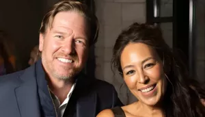 Joanna Gaines And Chip Gaines' Love Story, From A Phone Call To More Than 20 Years Of Marriage