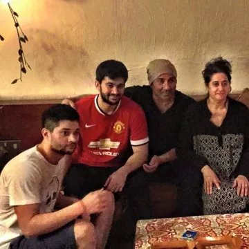 Sunny Deol And Dimple Kapadia's Rumoured Extra-Marital Affair Is Not