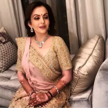 Nita Ambani's Perfect Traditional Looks For The Mother Of A Bride Or ...
