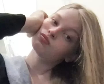 E4