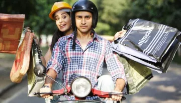 10 People Every Bride Should Stay Away From While Shopping For Her Wedding Trousseau