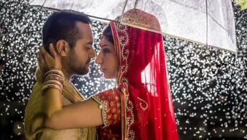 8 Brilliant Tips To Survive Rain On Your Wedding Day