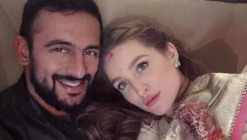 Arunoday Singh And His Wife Lee Elton Were Looking Like A Dream On Their Wedding Reception