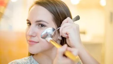 8 Incredibly Genius Beauty Tricks You Had No Idea You Could Do With A Spoon