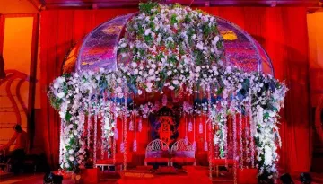 6 Inspirational Mandap Photos You Must Show To Your Wedding Planner