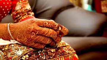 Inspiring: Karnataka Bride Marries Her Fiance Clad In A Nightdress, Lying In An Ambulance