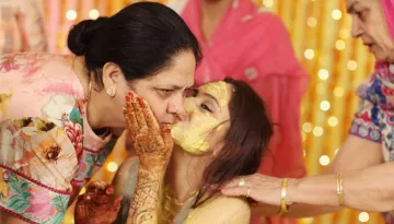 Hunar Hale's Heartfelt Message In Her Wedding Video Is The Best Gift From A Daughter To Her Mother
