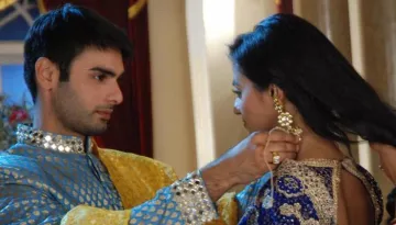 12 Thoughts Every Groom Has When It Comes To Jewellery Shopping For The Wedding