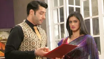 21 Signs That You Are Just His Girlfriend For Convenience