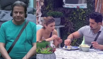 'Bigg Boss 12' Fame Jasleen Matharu Is Getting Closer To Shivashish Mishra After Anup Jalota's Exit