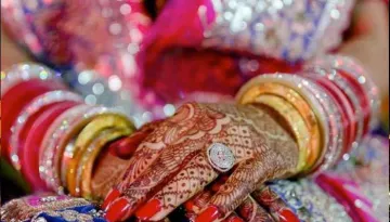 6 Tips For Indian Brides To Have Photo Ready Hands On Their Wedding