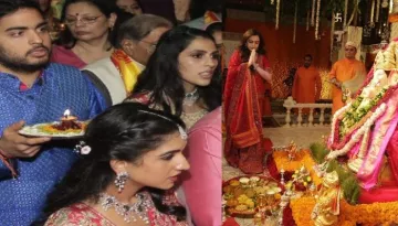 Exclusive Pictures Of Shloka Mehta And Akash Ambani Doing Ganesh Aarti Along With Ambani Family
