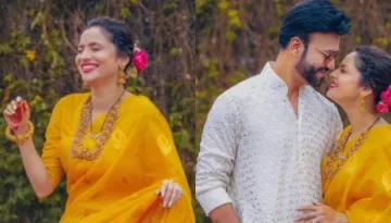Ankita Lokhande Decks Up As Marathi 'Mulgi' In A 'Nauvari' Saree, Turns Filmy With Hubby, Vicky Jain