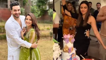 Inside Jasmin Bhasin's Star-Studded B'day Bash: BF, Aly Goni Showers Love As She Cuts A 3-Tier Cake